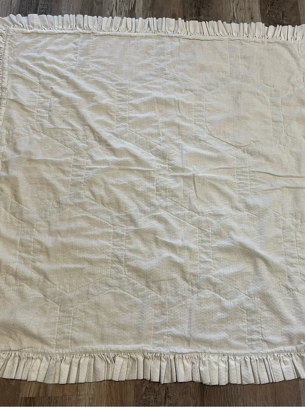 Vintage 80s baby blue and white blanket nursery rhyme spring mills hexagon 46x46